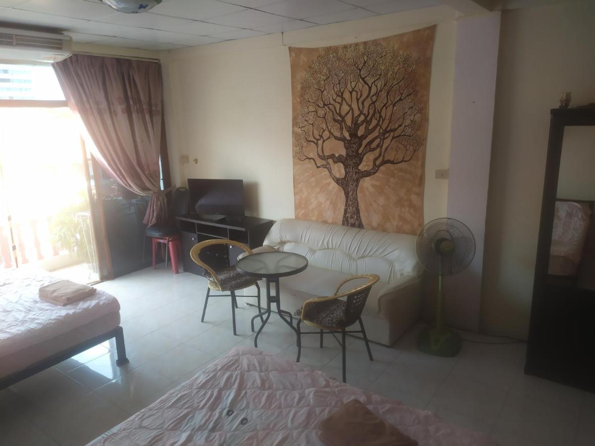 Artem'S Guesthouse Джомтиен Бийч Екстериор снимка