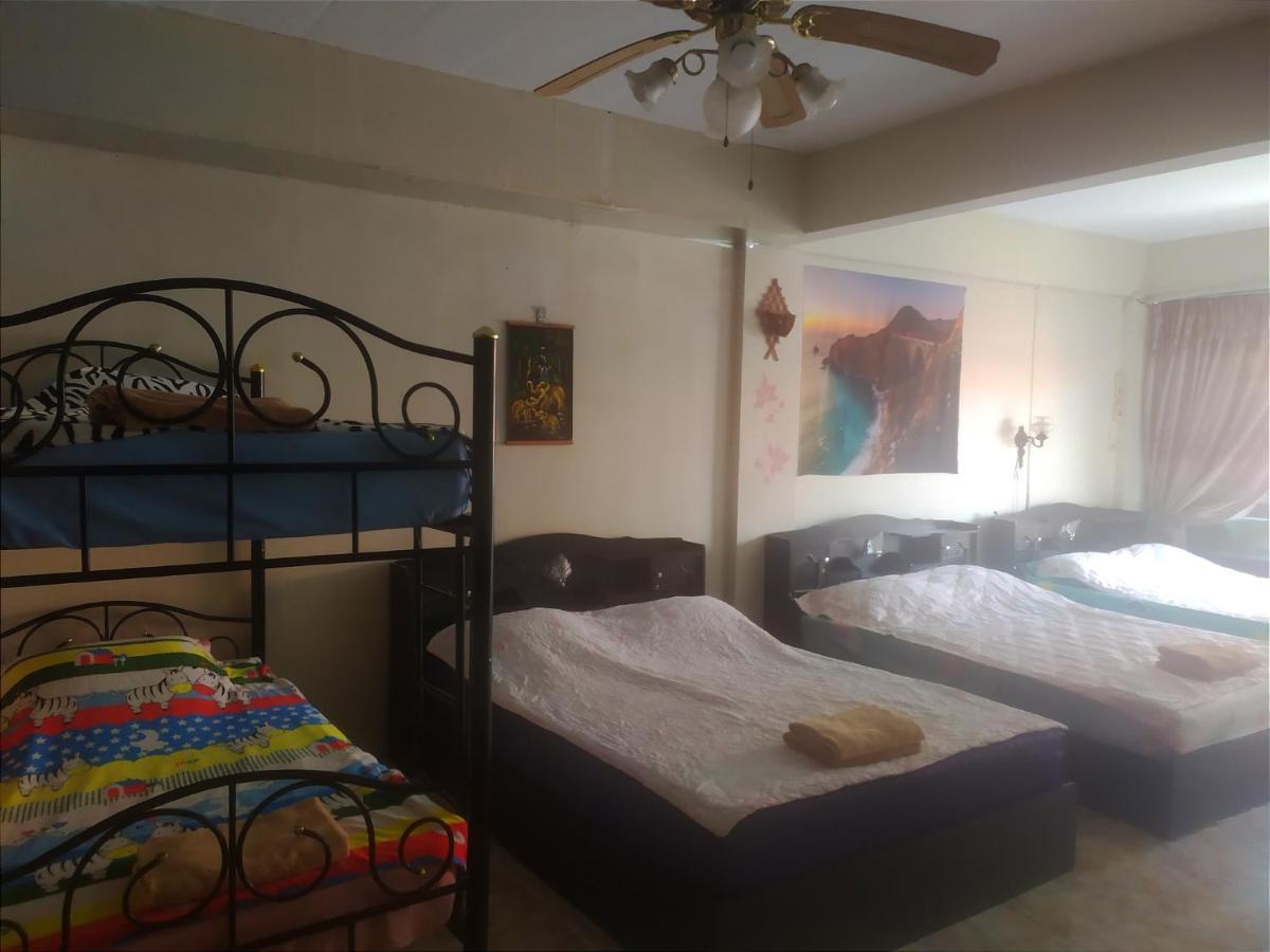 Artem'S Guesthouse Джомтиен Бийч Екстериор снимка