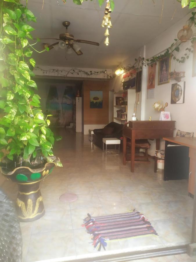 Artem'S Guesthouse Джомтиен Бийч Екстериор снимка