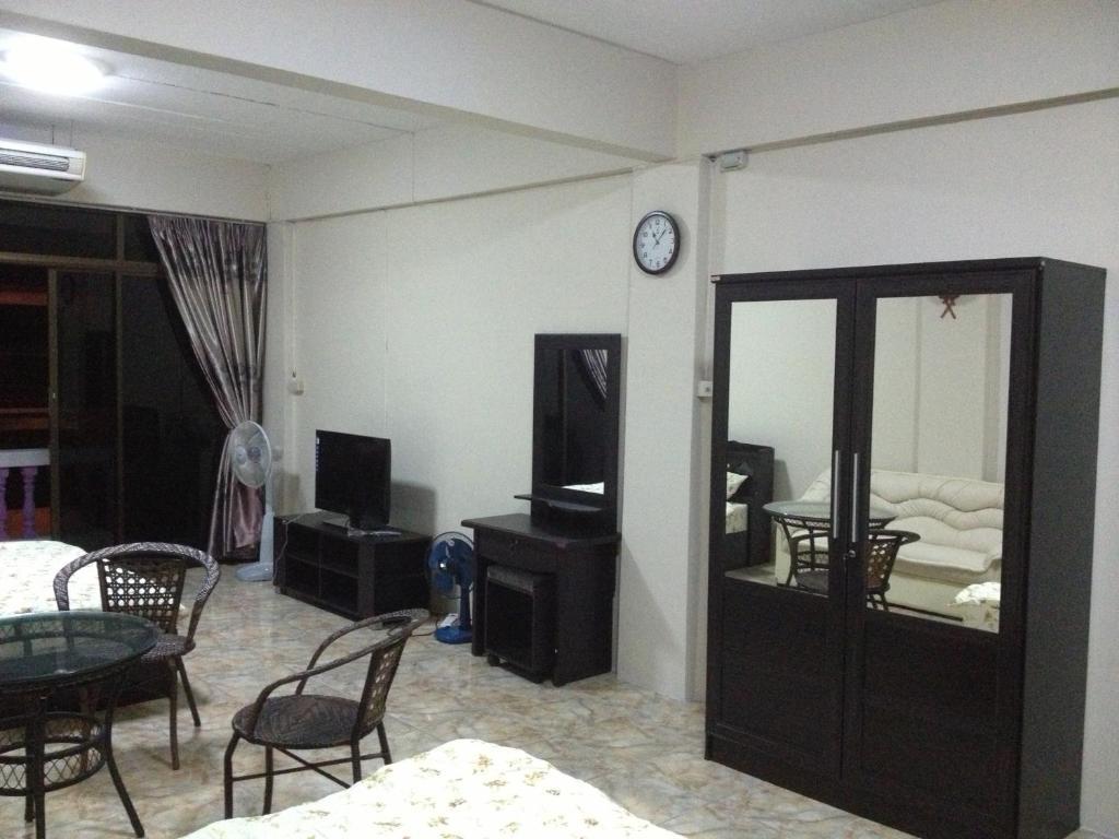 Artem'S Guesthouse Джомтиен Бийч Екстериор снимка