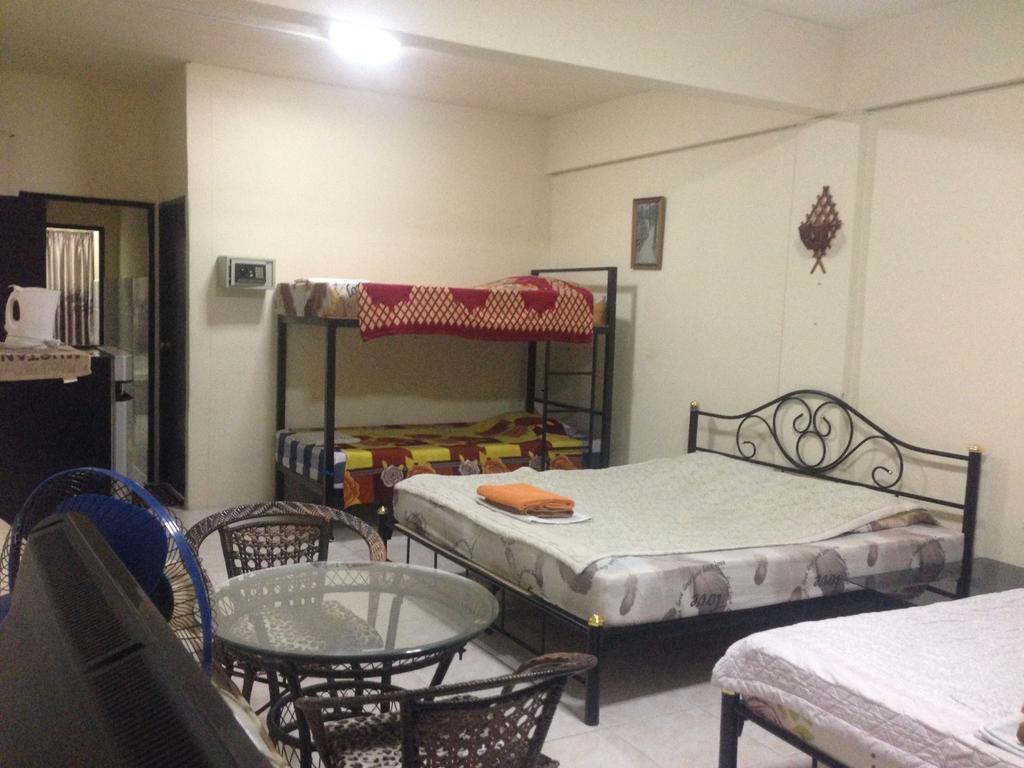 Artem'S Guesthouse Джомтиен Бийч Екстериор снимка