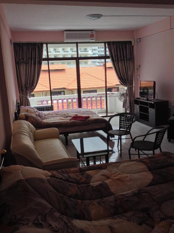 Artem'S Guesthouse Джомтиен Бийч Стая снимка