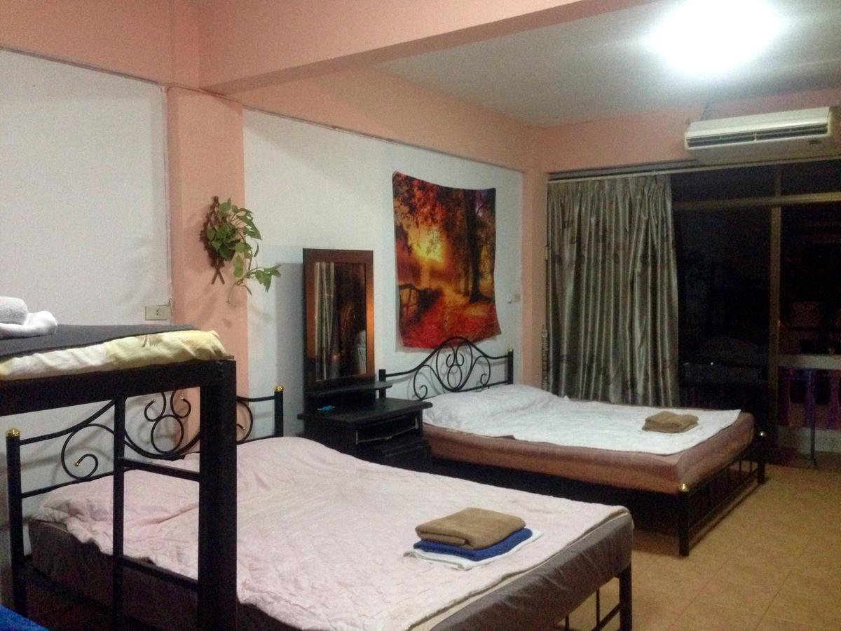 Artem'S Guesthouse Джомтиен Бийч Екстериор снимка