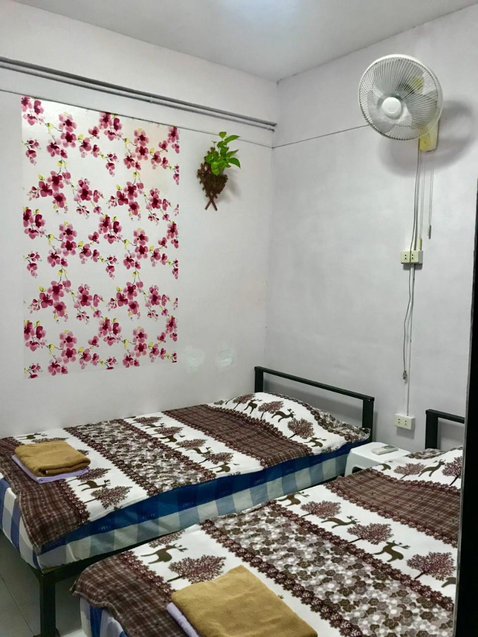 Artem'S Guesthouse Джомтиен Бийч Екстериор снимка