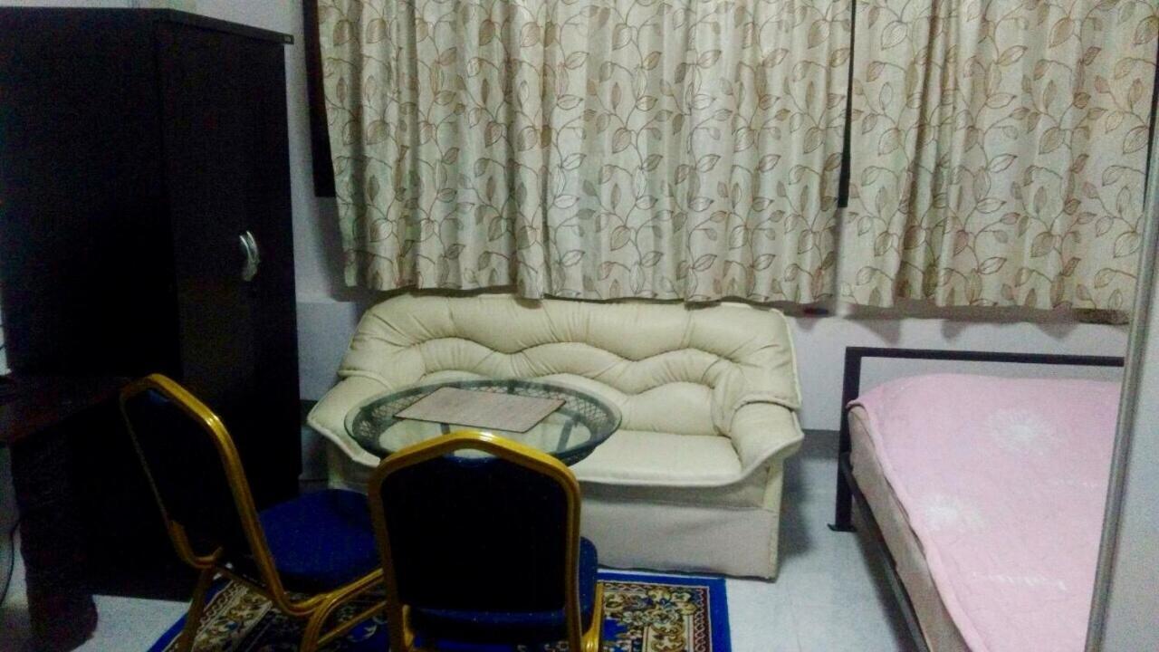 Artem'S Guesthouse Джомтиен Бийч Екстериор снимка