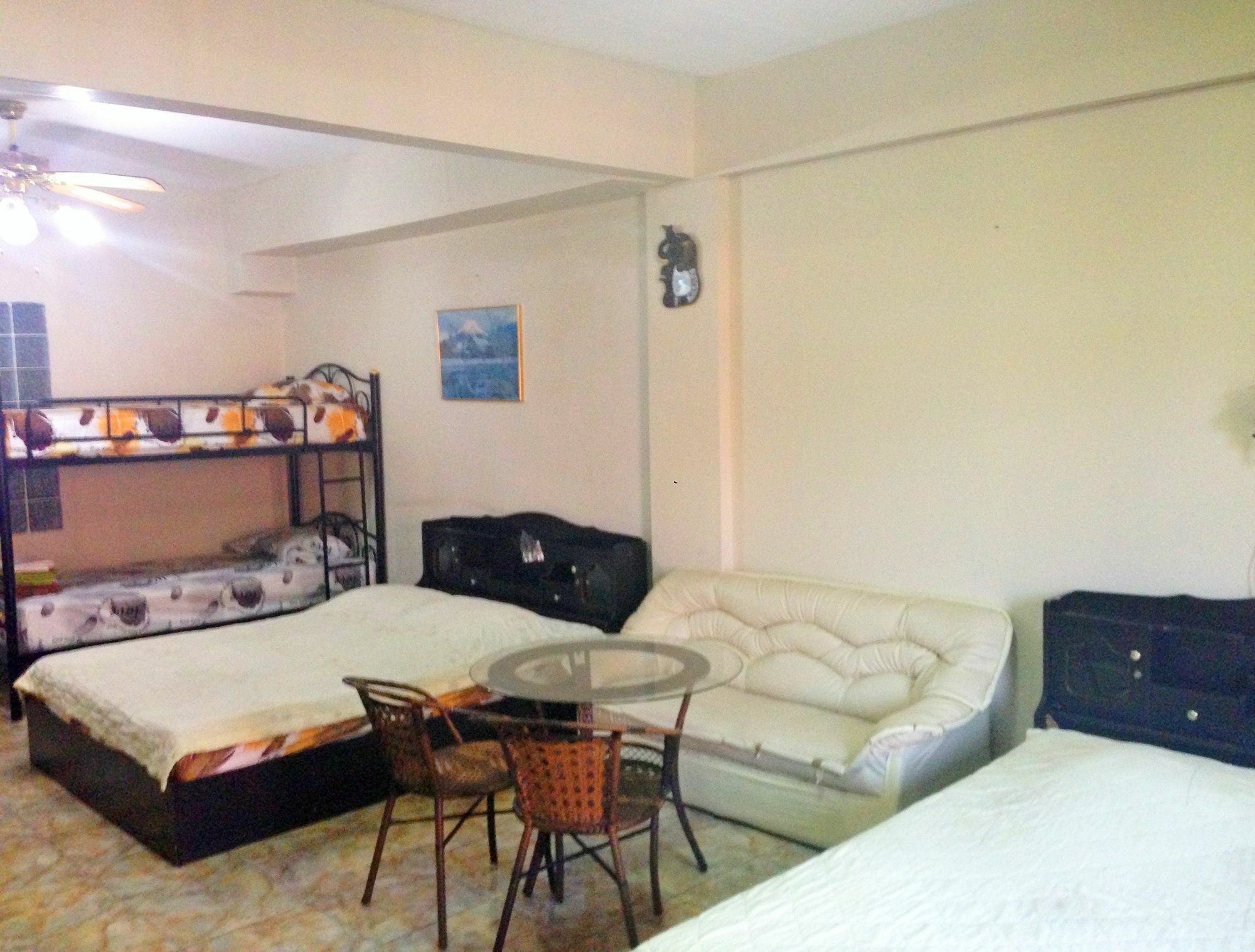 Artem'S Guesthouse Джомтиен Бийч Екстериор снимка